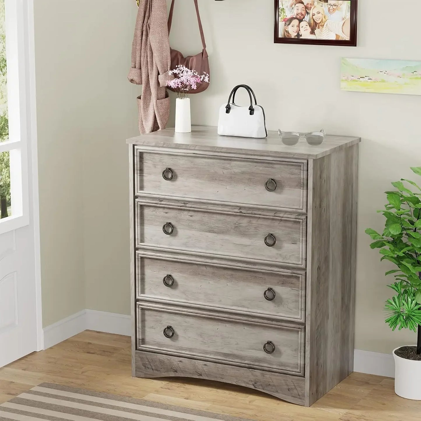 4 Drawer Dresser w/ Easy Pull Handle
